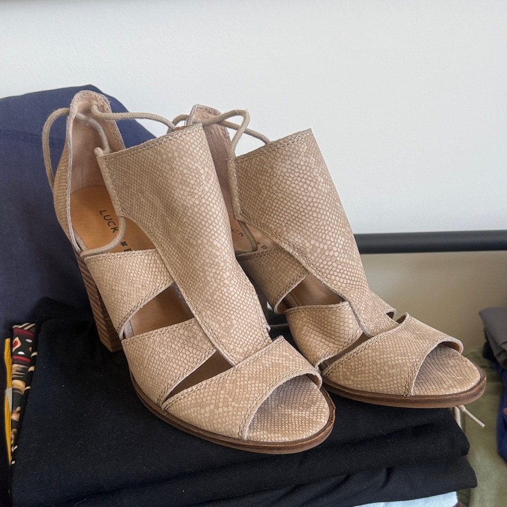 Lucky Brand Tan Heeled Sandals - Picture 12 of 12